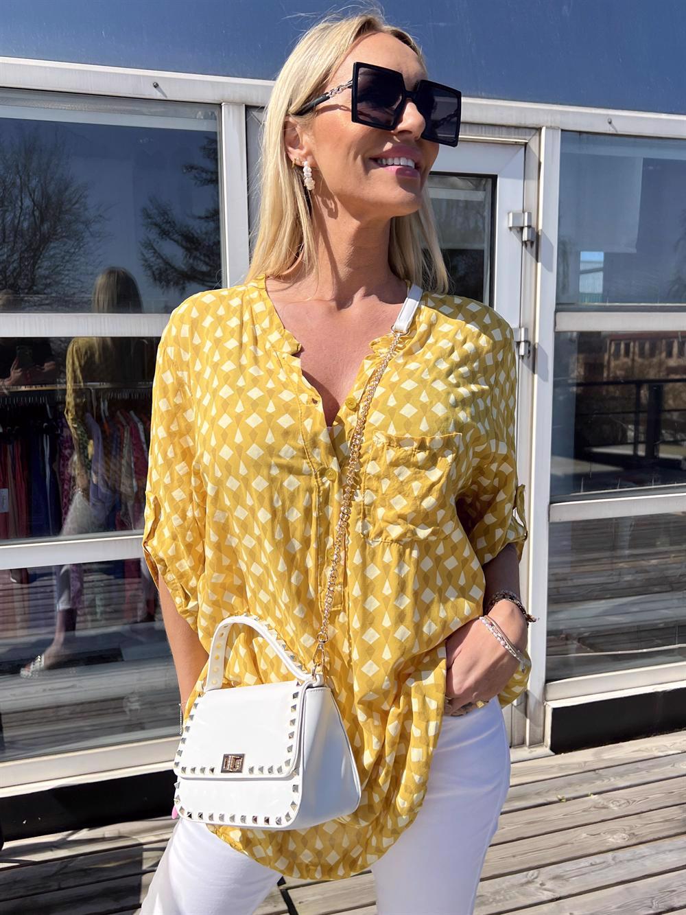 Esther - Skjorta med mönster och ficka på bröstet